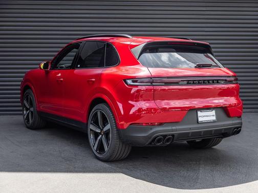 Carmine Red 2026 Porsche Cayenne Cayenne