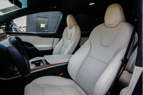 2023 Tesla Model X Standard Range