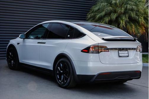 2023 Tesla Model X Standard Range