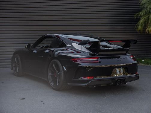 Jet Black Metallic 2018 Porsche 911 GT3