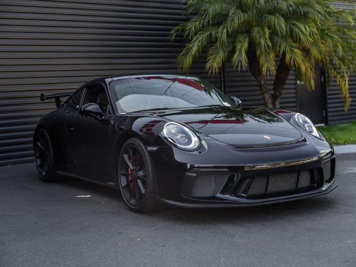 Jet Black Metallic 2018 Porsche 911 GT3