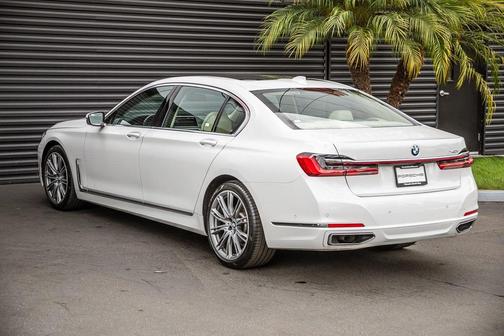 2020 BMW 740 740i