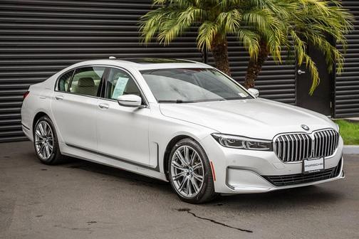 2020 BMW 740 740i