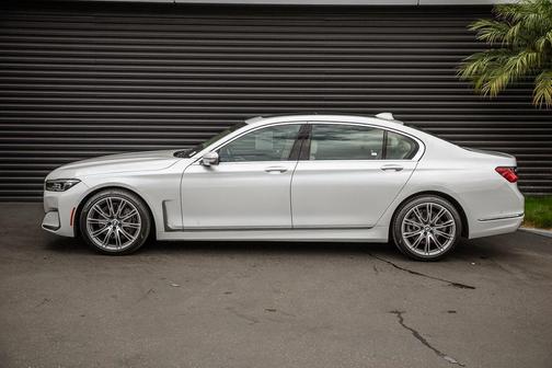 2020 BMW 740 740i