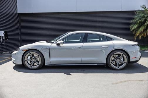 2025 Porsche Taycan Turbo