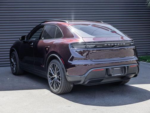 Copper 2025 Porsche Macan Macan Electric 4