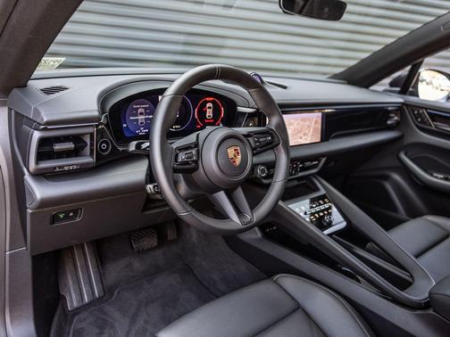 Copper 2025 Porsche Macan Macan Electric 4