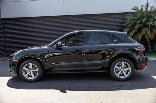 2021 Porsche Macan Base