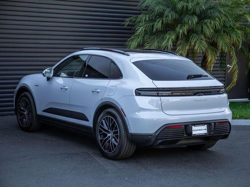 2025 Porsche Macan Macan Electric 4