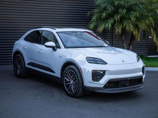 2025 Porsche Macan Macan Electric 4