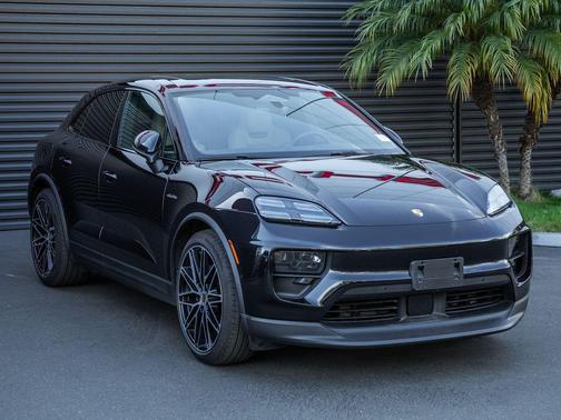 2025 Porsche Macan 4