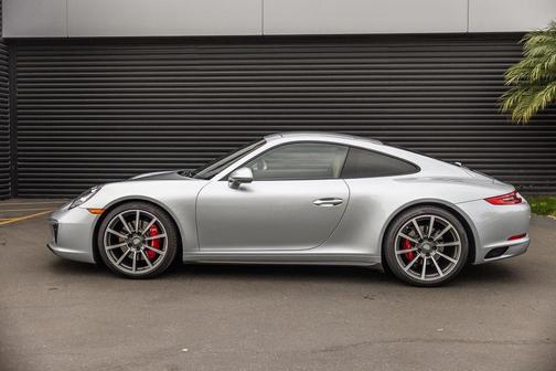 2017 Porsche 911 Carrera 4S
