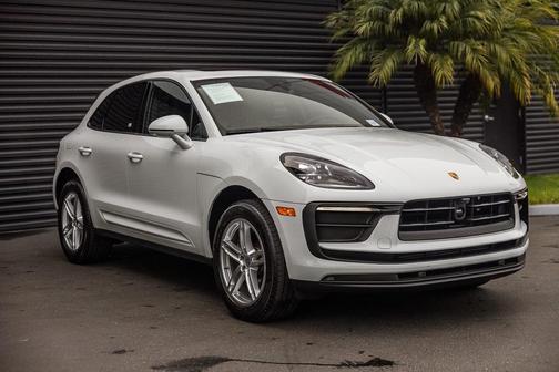 2025 Porsche Macan T