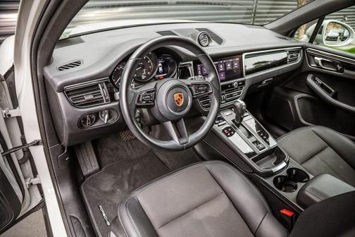 2023 Porsche Macan 