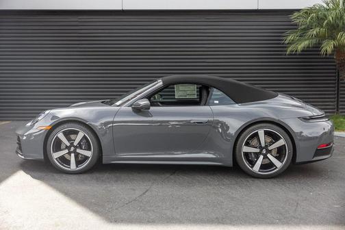 2026 Porsche 911 Carrera