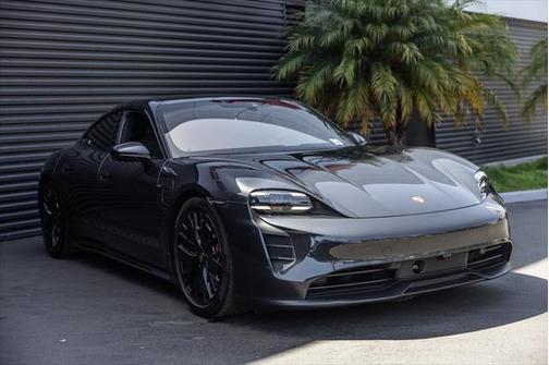 2022 Porsche Taycan GTS