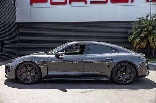 2022 Porsche Taycan GTS