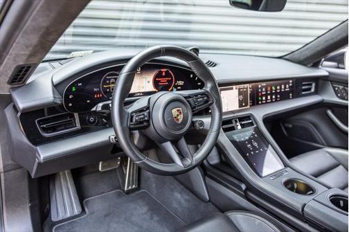 2022 Porsche Taycan GTS