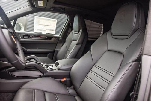 2026 Porsche Cayenne GTS