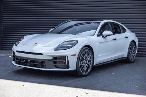 2025 Porsche Panamera 