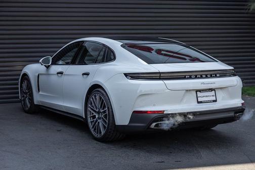 2025 Porsche Panamera 