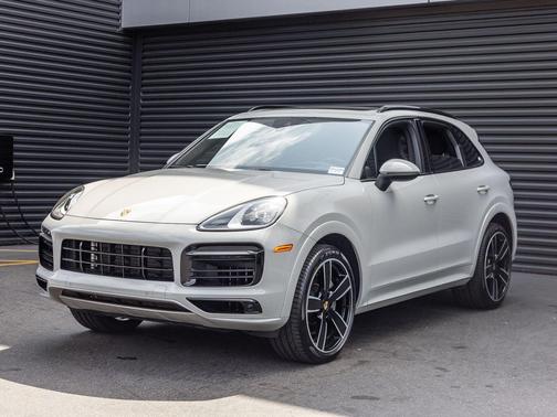 Chalk 2023 Porsche Cayenne S