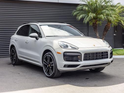 Chalk 2023 Porsche Cayenne S
