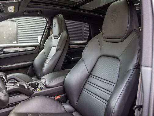Chalk 2023 Porsche Cayenne S