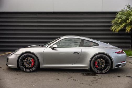 2019 Porsche 911 Carrera GTS