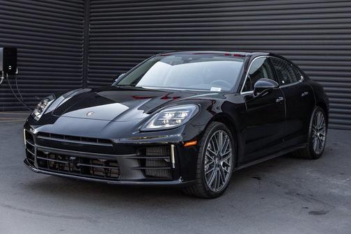 2024 Porsche Panamera 4