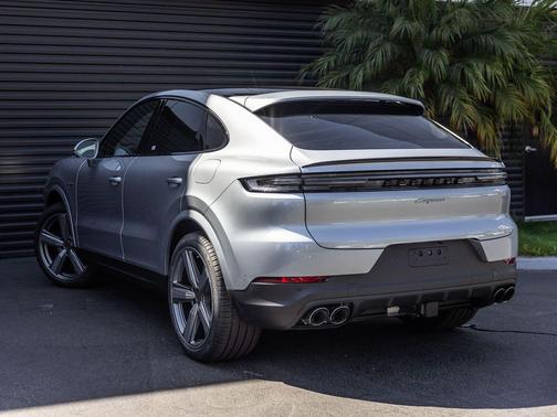 Dolomite 2026 Porsche Cayenne Cayenne E-Hybrid