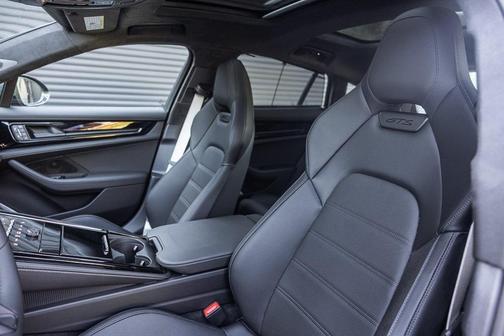 2025 Porsche Panamera GTS