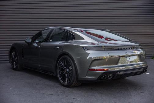 2025 Porsche Panamera GTS