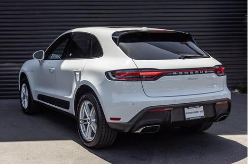 2025 Porsche Macan Base