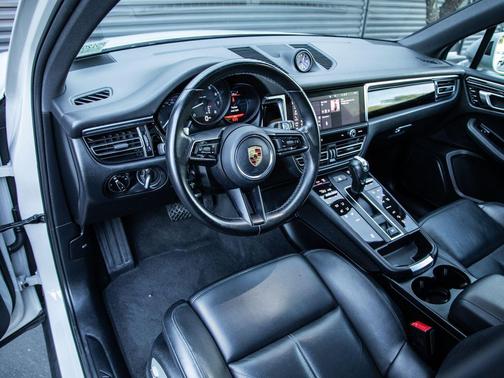 2023 Porsche Macan T