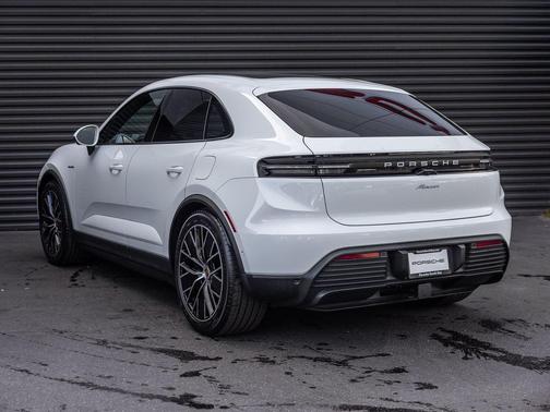 2025 Porsche Macan Electric