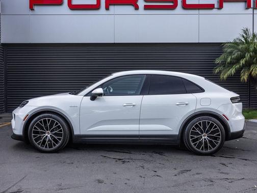 2025 Porsche Macan Electric