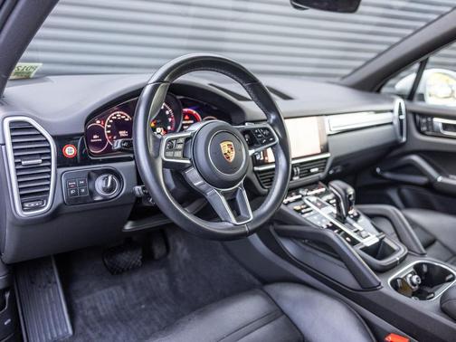 2023 Porsche Cayenne Platinum Edition