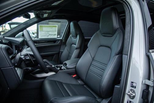 2026 Porsche Cayenne Cayenne Turbo E-Hybrid