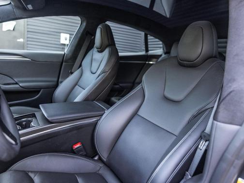 2023 Tesla Model S Plaid