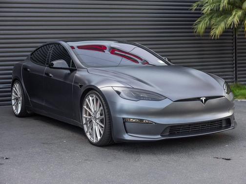 2023 Tesla Model S Plaid