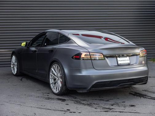 2023 Tesla Model S Plaid