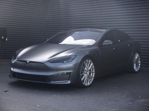 2023 Tesla Model S Plaid
