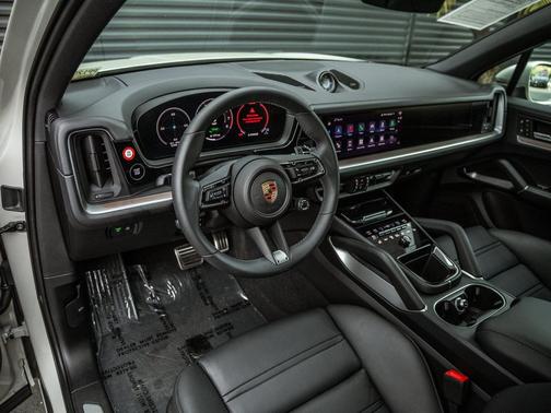 Cashmere / Beige 2026 Porsche Cayenne Cayenne S E-Hybrid