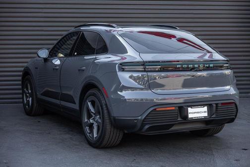 2025 Porsche Macan 4