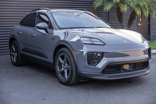 2025 Porsche Macan 4
