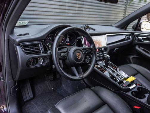 Copper Ruby Metallic 2026 Porsche Macan T