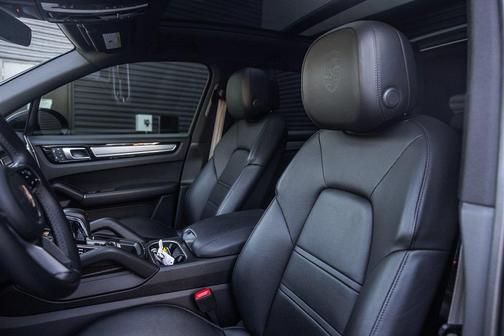 2023 Porsche Cayenne Platinum Edition
