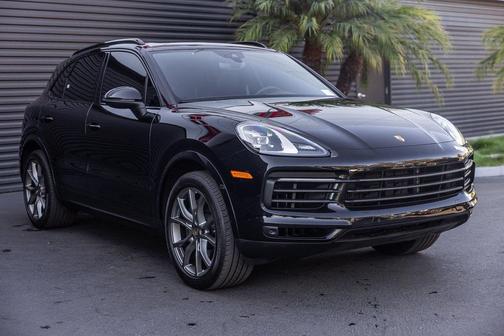 2023 Porsche Cayenne Platinum Edition