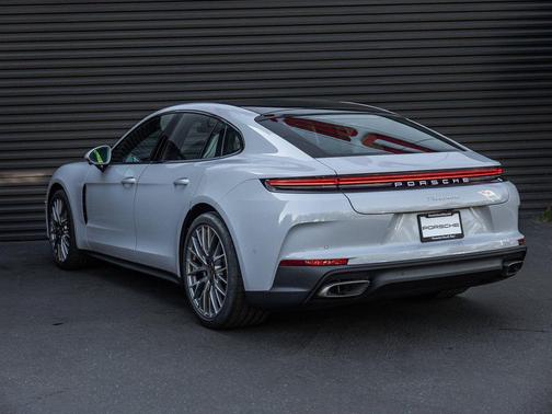 2026 Porsche Panamera 